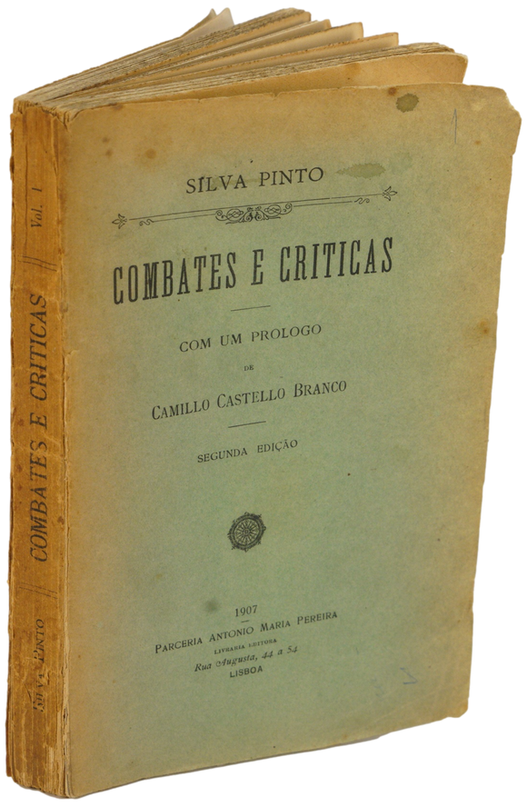 Combates e Críticas