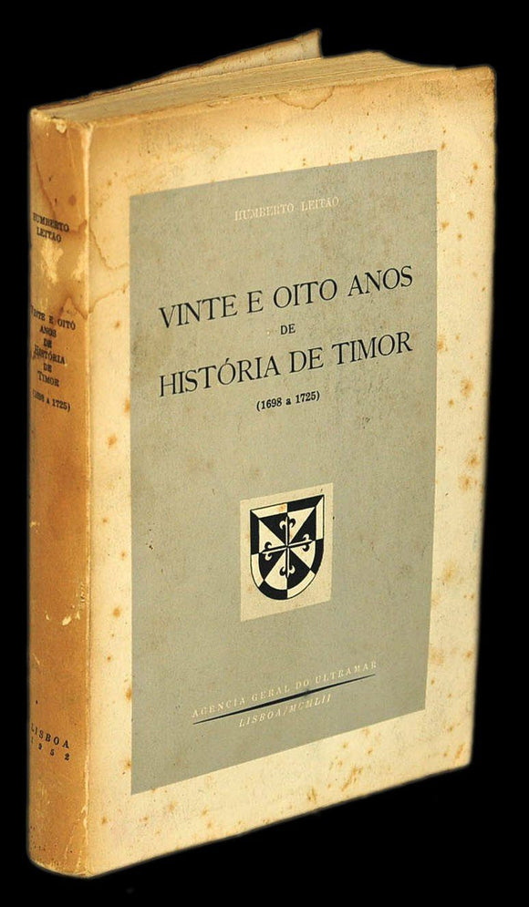 Livro - VINTE E OITO ANOS DE HISTÓRIA DE TIMOR